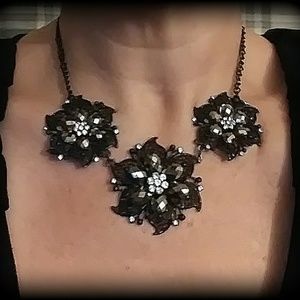 Unique Black Chain 3 Flower Pendant Necklace